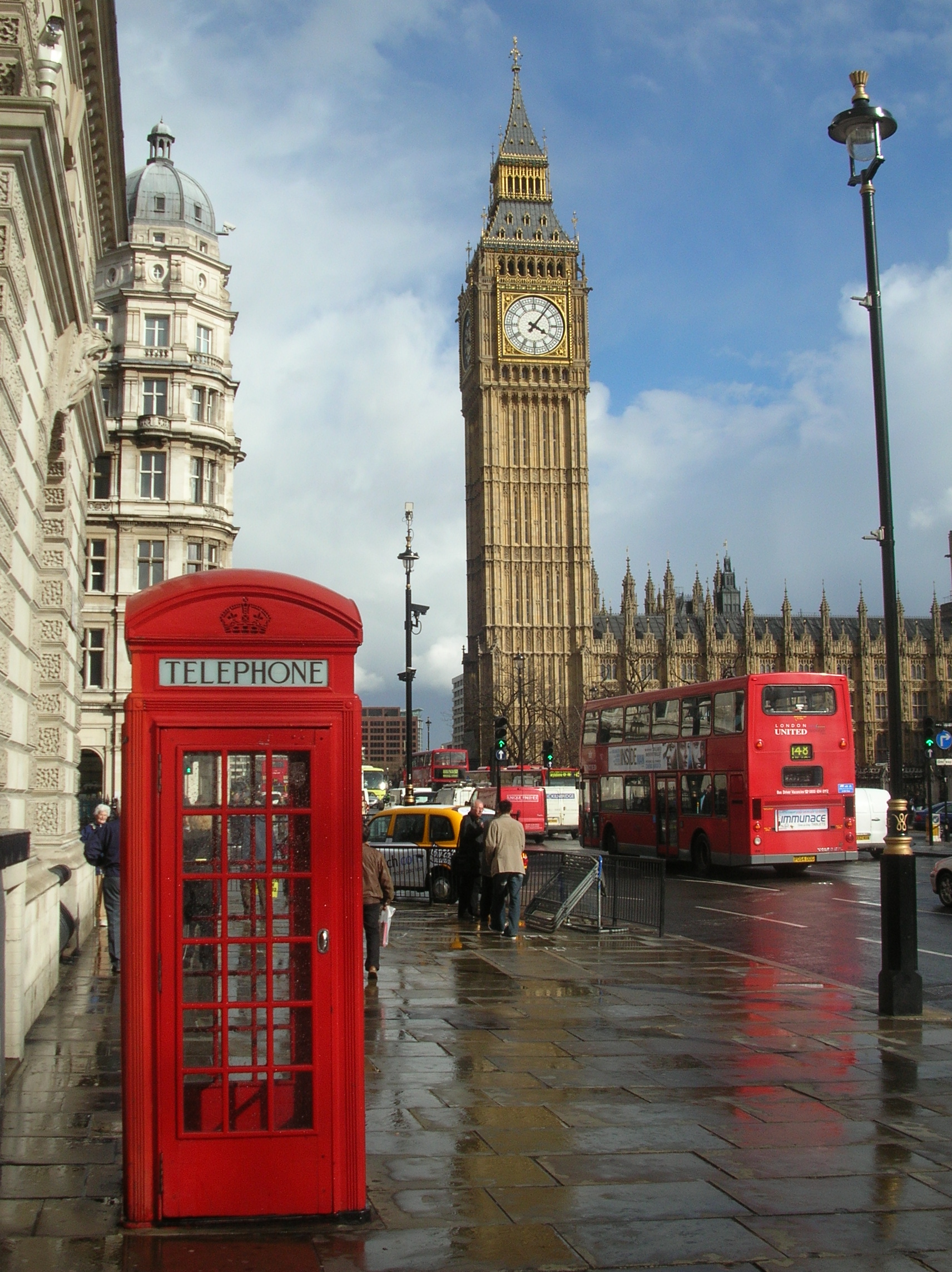 London Phone Box Bus
